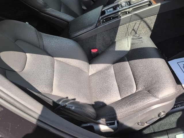 Used 2021 Volvo XC60 T6 Momentum w/ Protection Package Premier AWD/4WD image 11