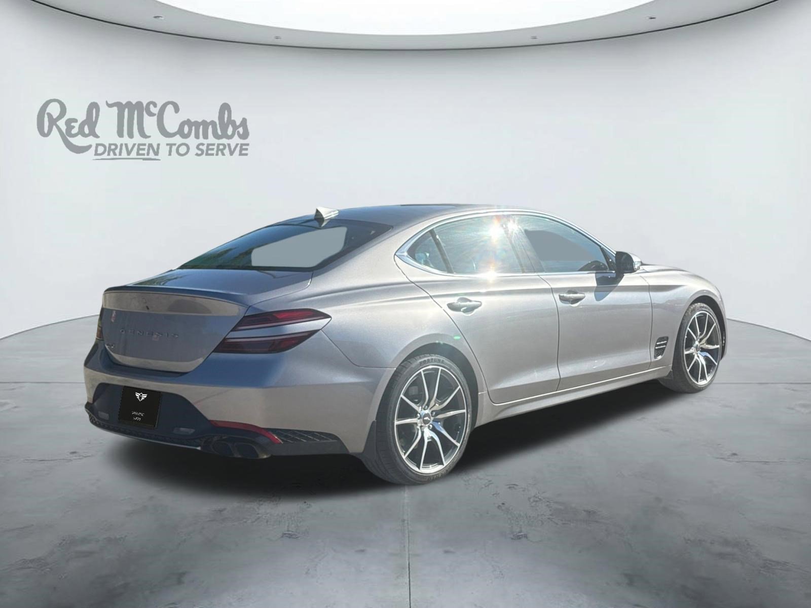 Used 2023 Genesis G70 2.0T RWD image 5