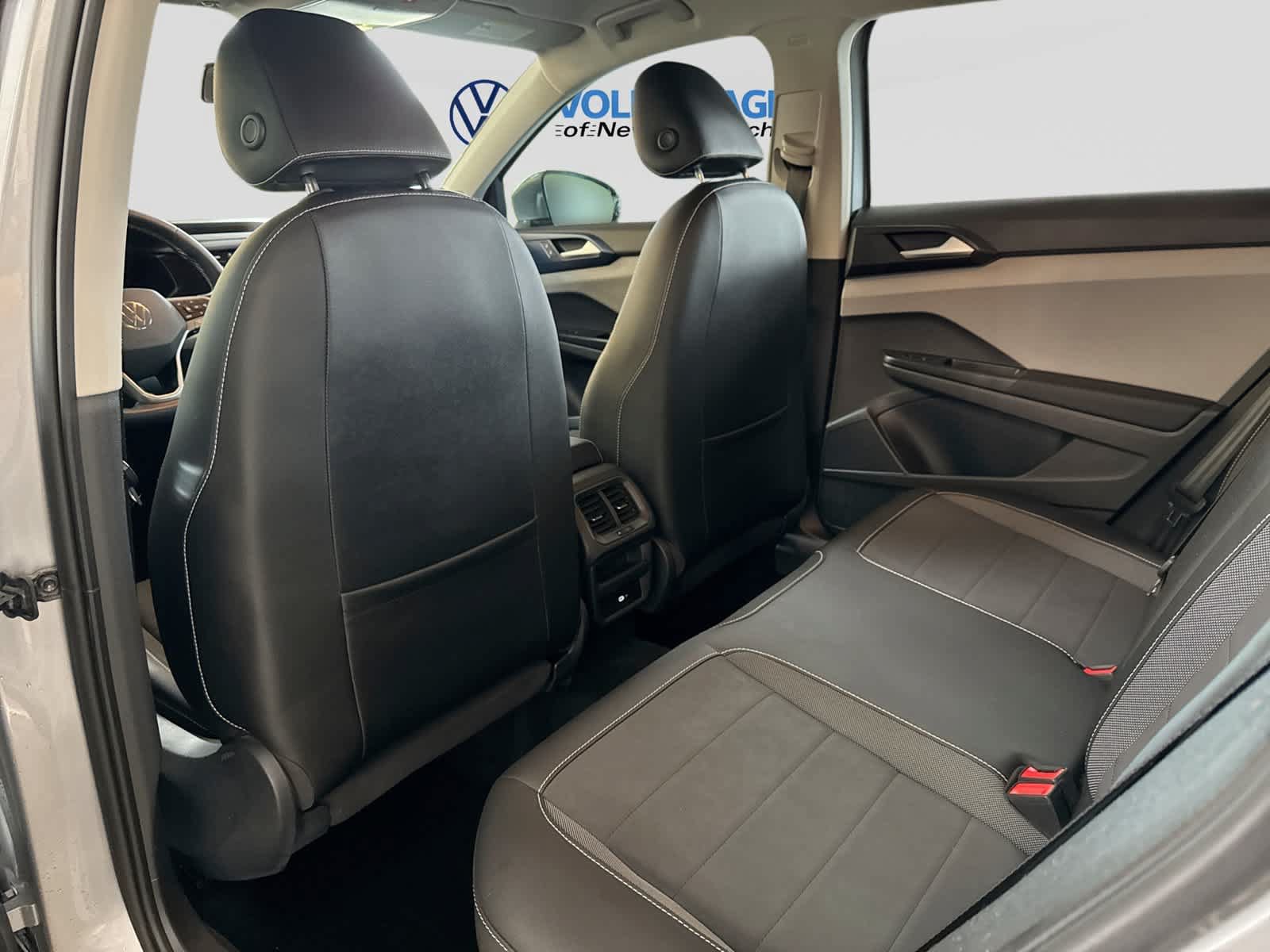 Used 2022 Volkswagen Taos SE FWD image 24