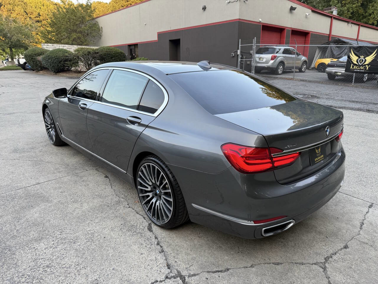 Used 2016 BMW 750i xDrive image 10