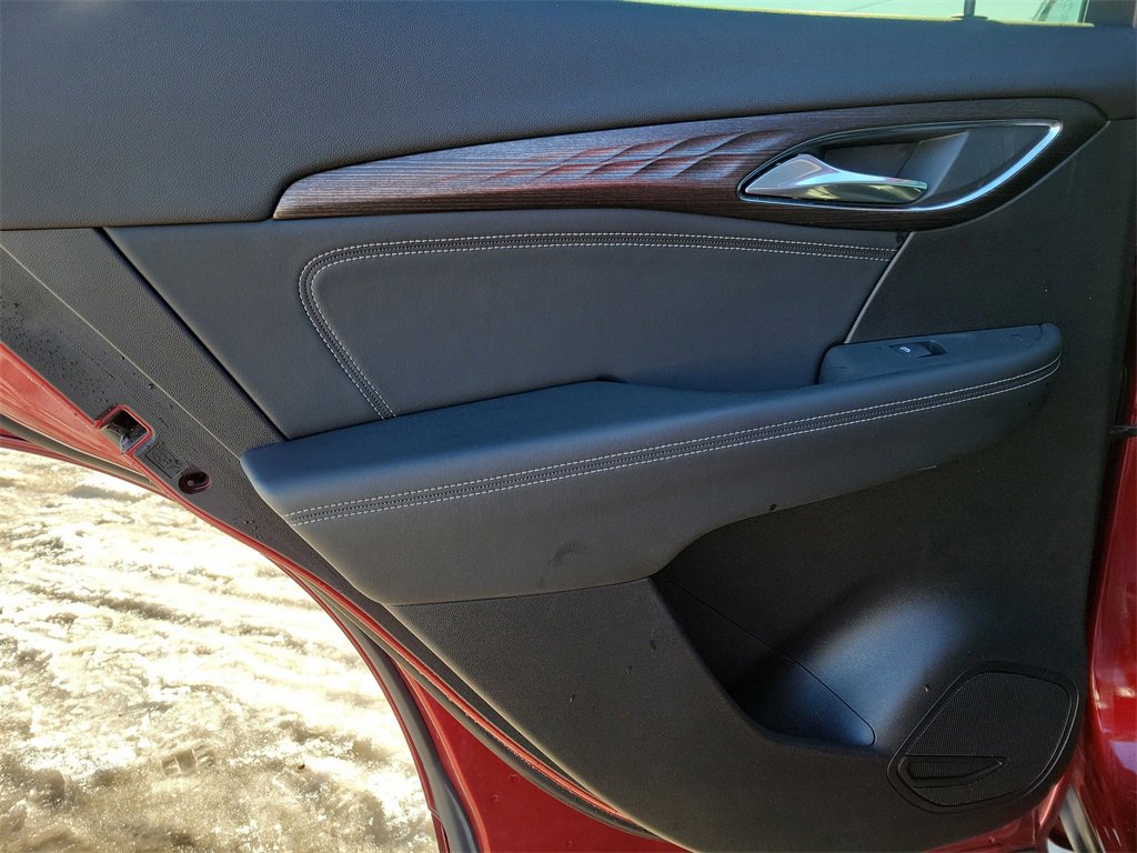 Used 2022 Buick Envision Avenir w/ Technology Package II image 11