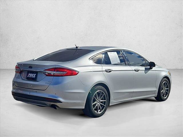 Used 2017 Ford Fusion SE w/ Fusion SE Technology Package image 5