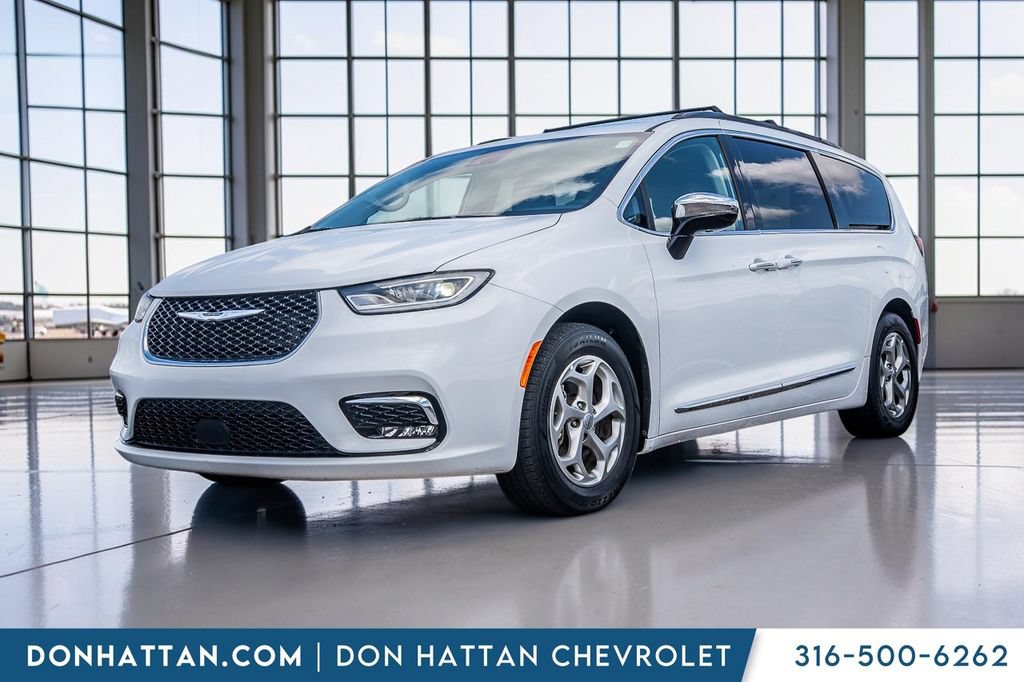 Used 2023 Chrysler Pacifica Limited FWD video 1
