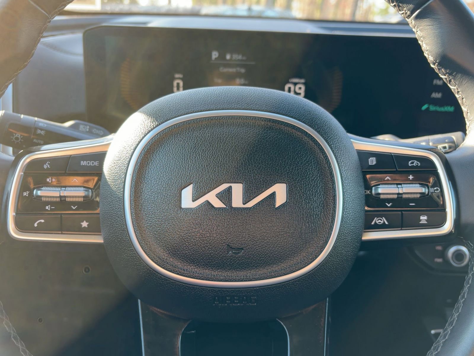 Used 2024 Kia Sorento S image 32