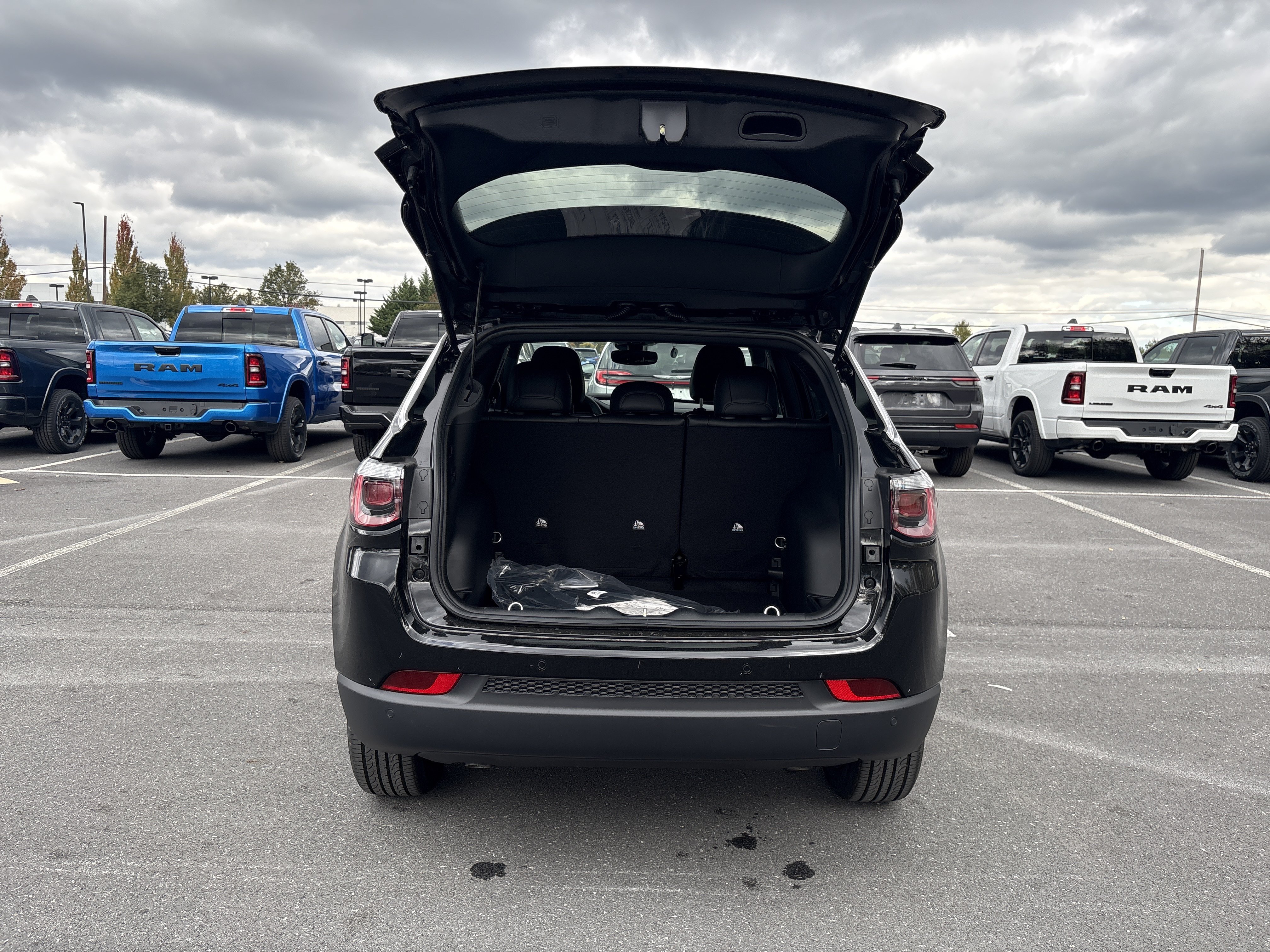 New 2026 Jeep Compass Limited AWD/4WD image 11