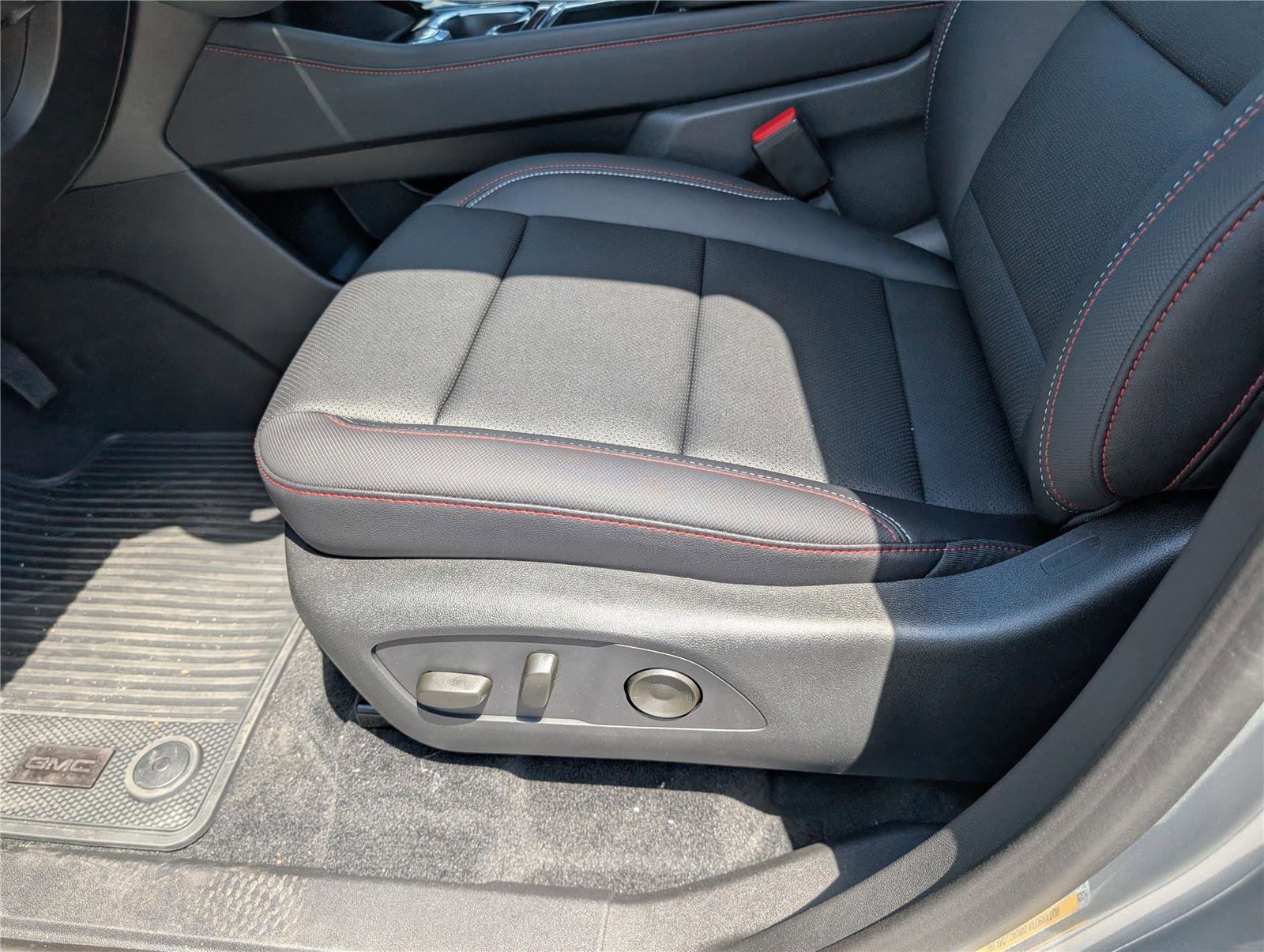 New 2026 Chevrolet Traverse Z71 w/ Driver Confidence Package AWD/4WD image 19