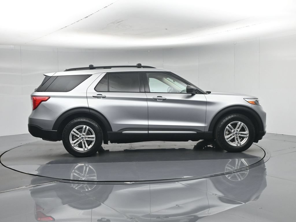 Certified 2021 Ford Explorer XLT w/ Equipment Group 202A AWD/4WD image 32
