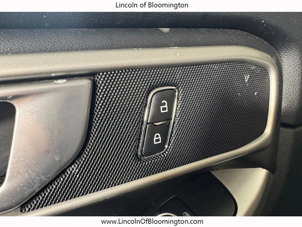 Used 2023 Ford Explorer XLT w/ Equipment Group 202A image 25