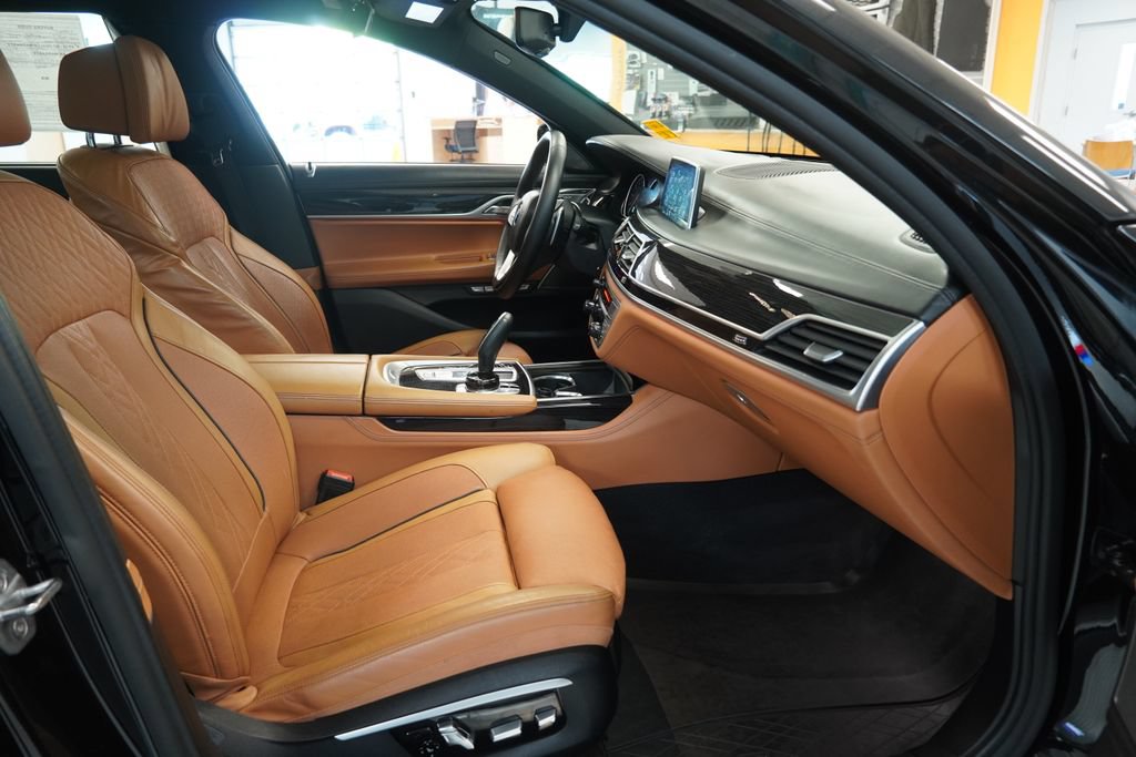 Used 2017 BMW 740i xDrive AWD/4WD image 35