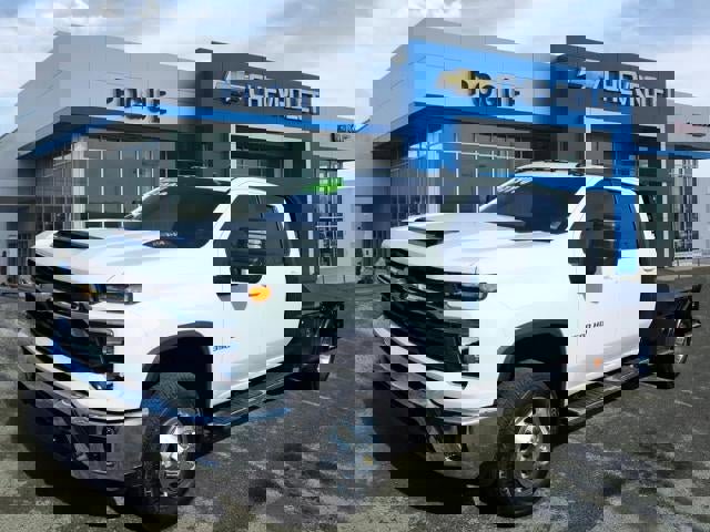 Used 2025 Chevrolet Silverado 3500 LT w/ Convenience Package image 4