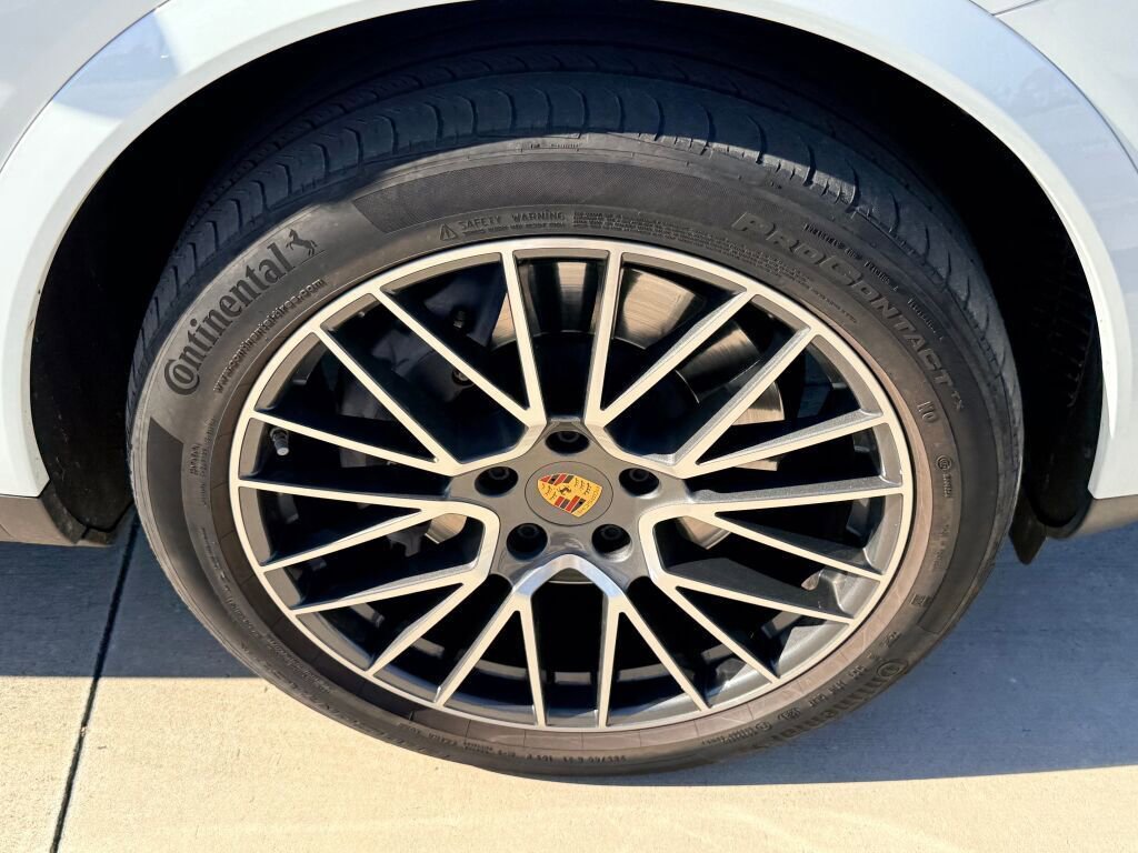 Used 2021 Porsche Cayenne image 14