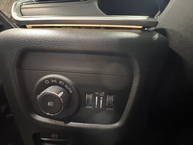 New 2026 Jeep Grand Cherokee Limited w/ Trailer Tow Package image 25