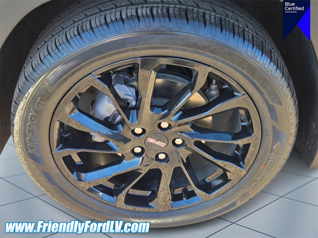 Used 2023 GMC Terrain SLE w/ Driver Convenience Package image 9