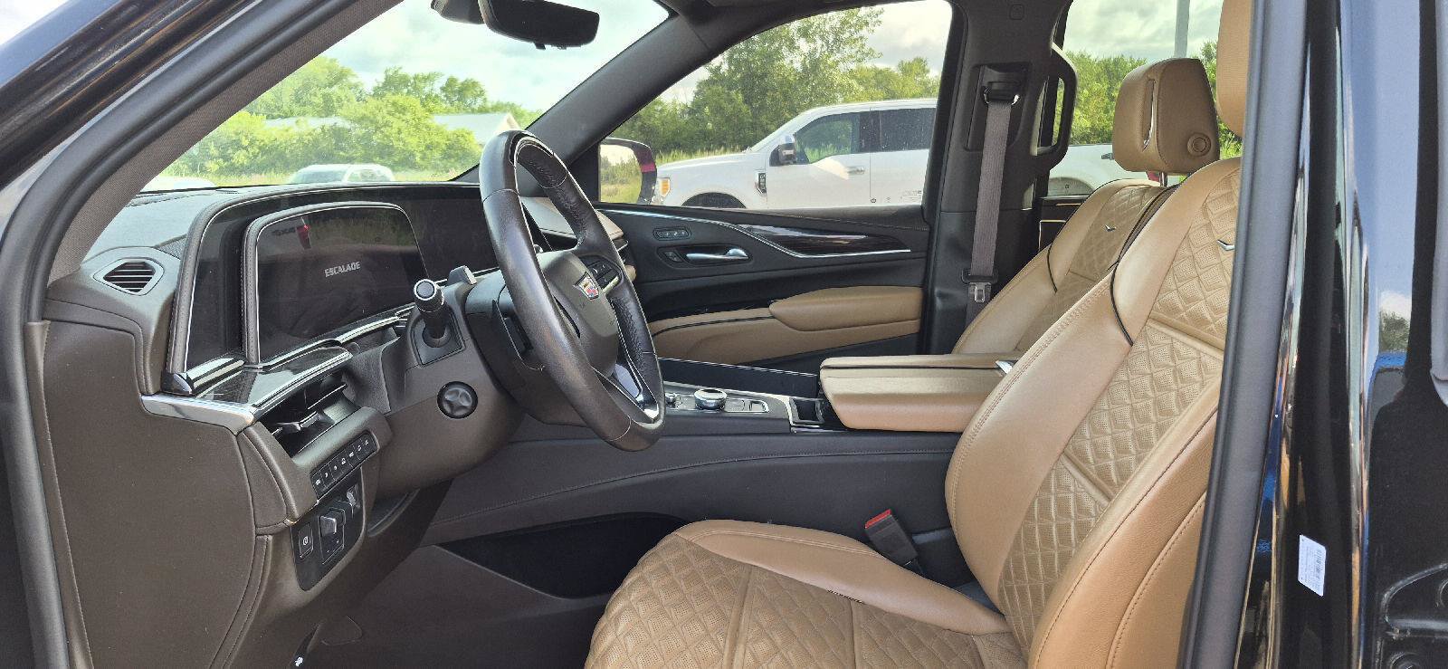 Used 2022 Cadillac Escalade ESV Sport w/ Touring Package AWD/4WD image 5