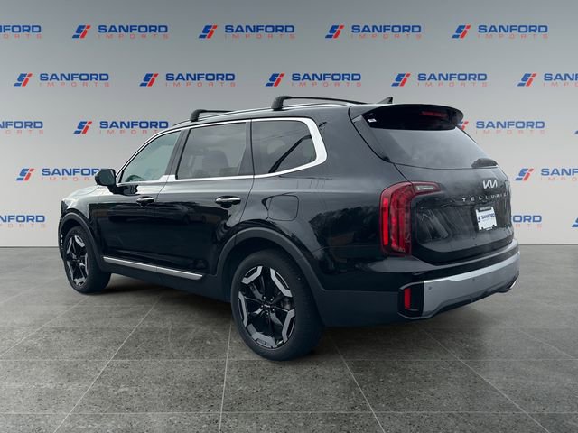 Used 2023 Kia Telluride S image 3