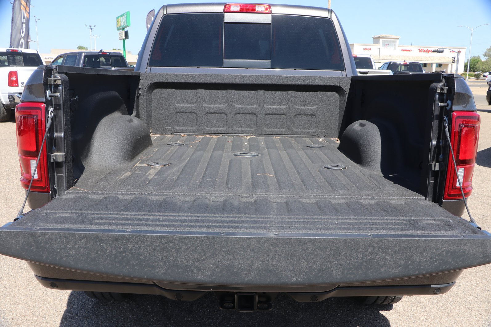 Used 2025 RAM 3500 Laramie AWD/4WD image 30