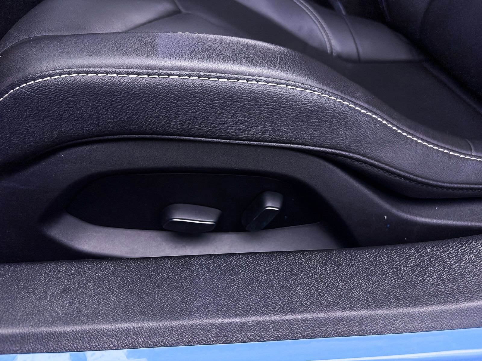 Used 2024 Chevrolet Corvette Stingray Coupe w/ 1LT image 21