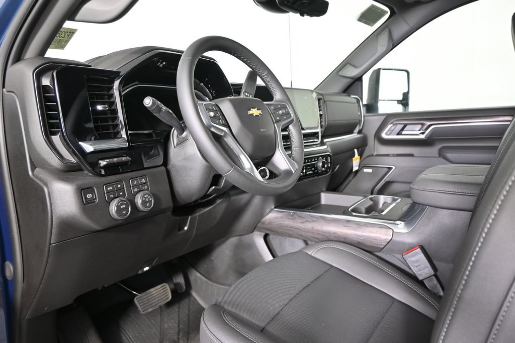 New 2026 Chevrolet Silverado 2500 LTZ w/ LTZ Convenience Package AWD/4WD image 23