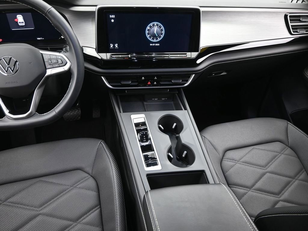 Used 2024 Volkswagen Atlas Cross Sport SE image 14