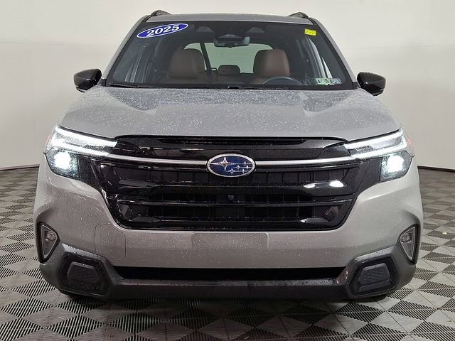 Used 2025 Subaru Forester Touring AWD/4WD image 5