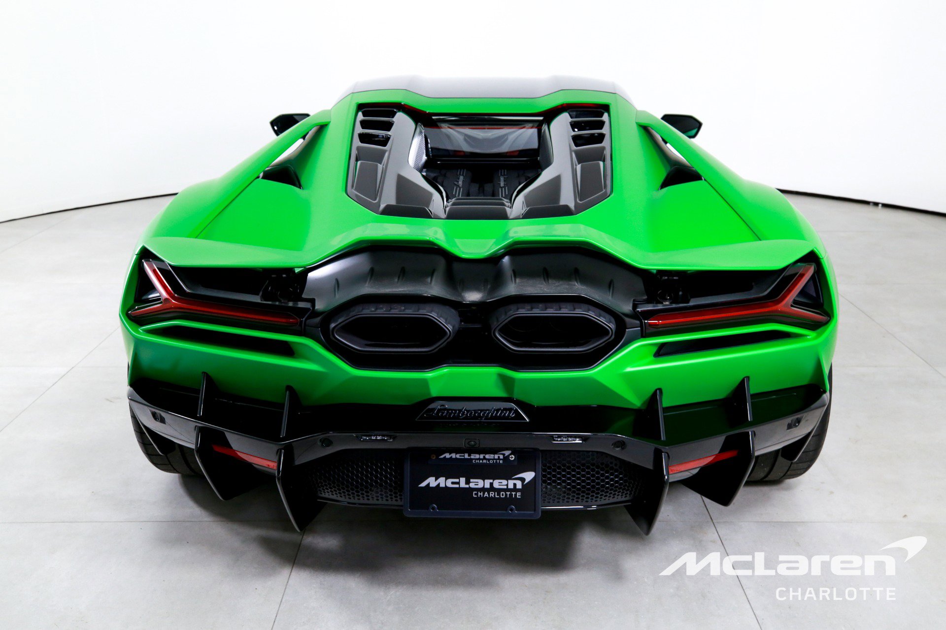 Used 2024 Lamborghini Revuelto image 8