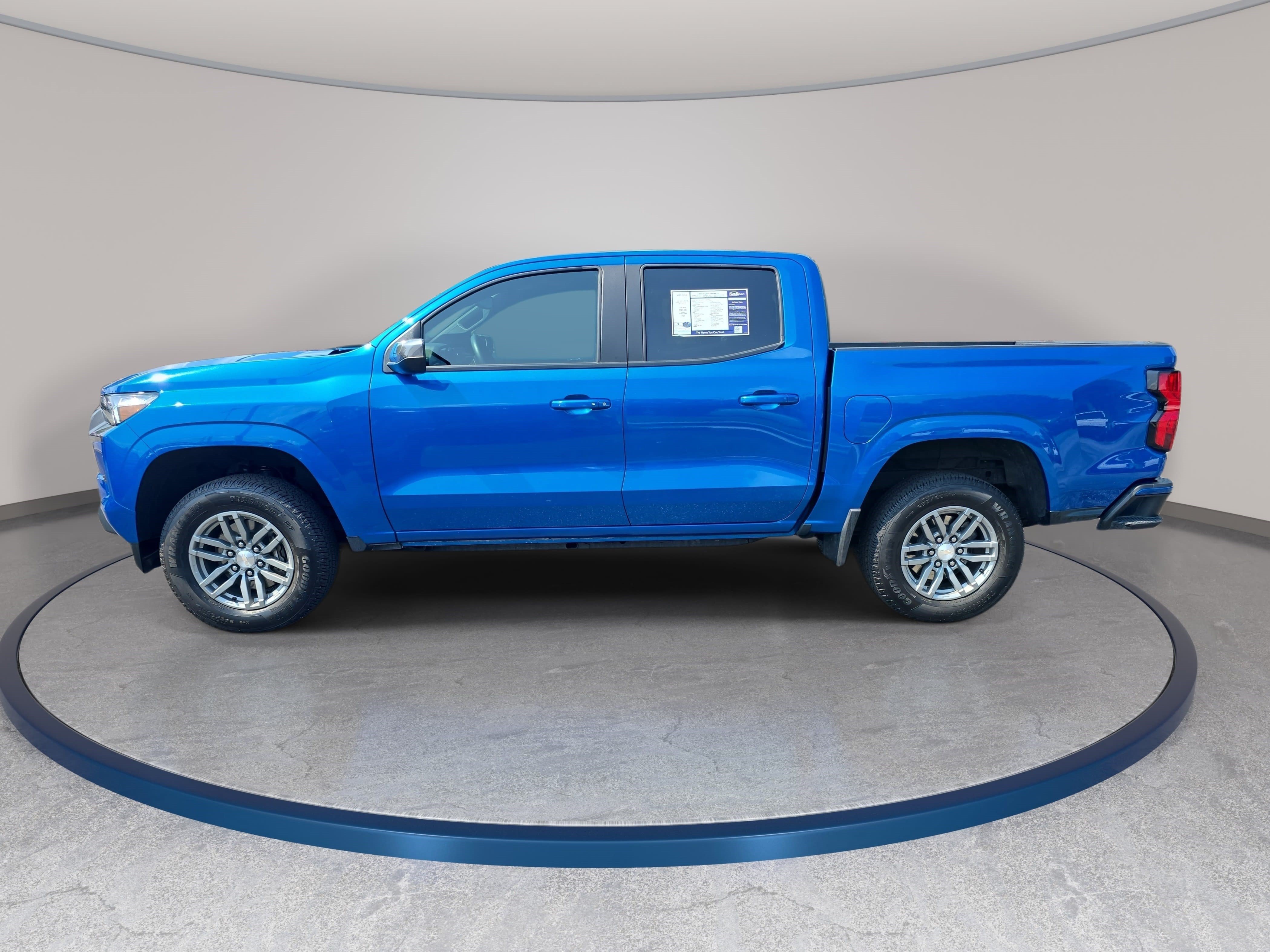 Used 2024 Chevrolet Colorado LT w/ LT Convenience Package II RWD image 8