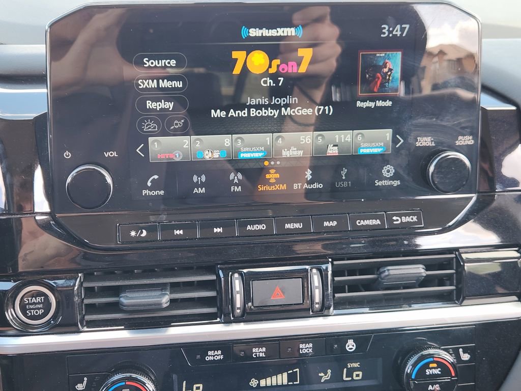 Used 2024 Nissan Pathfinder SL image 12