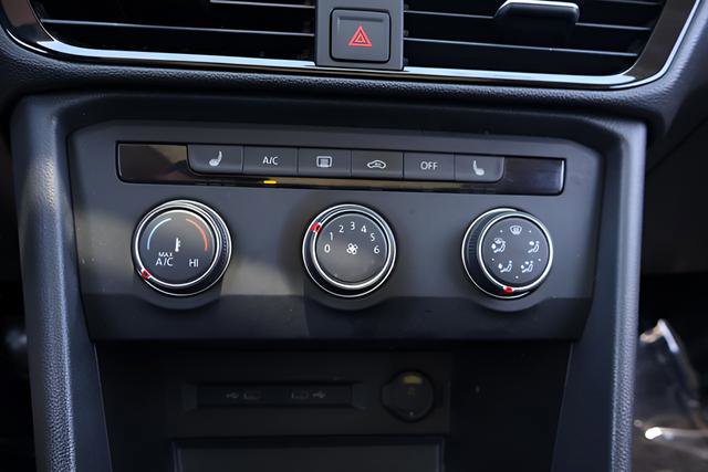 Certified 2022 Volkswagen Taos SE w/ Panoramic Sunroof Package FWD image 26