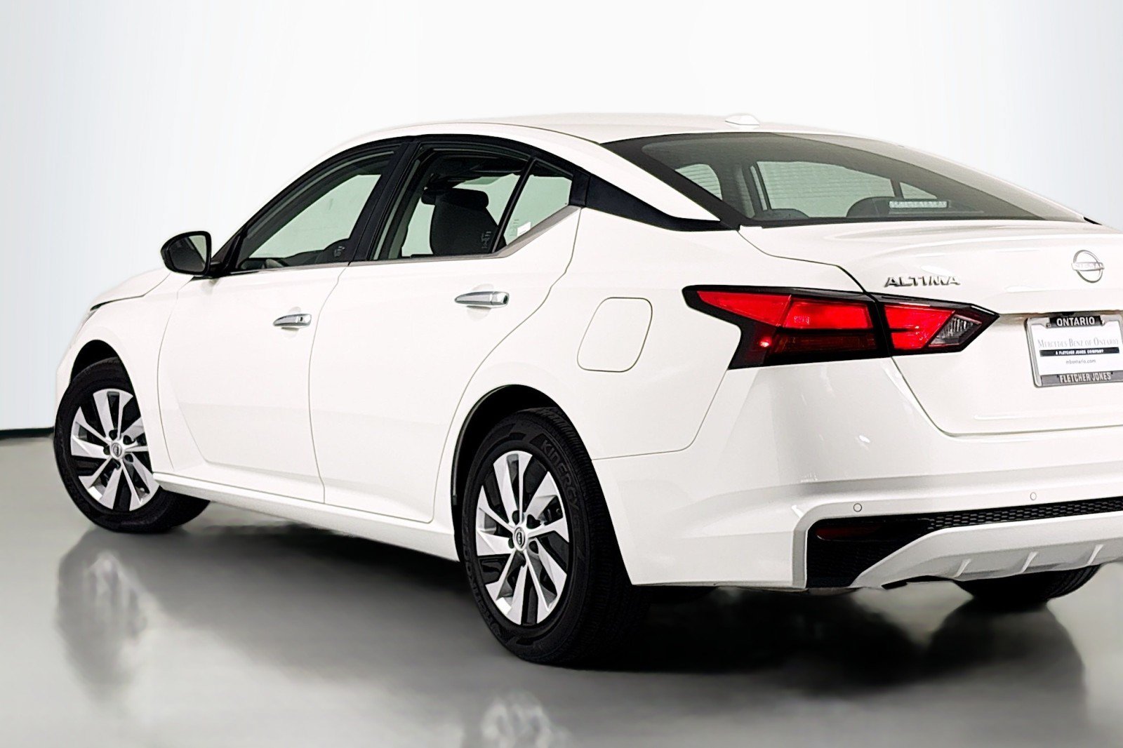 Used 2025 Nissan Altima 2.5 S FWD image 15