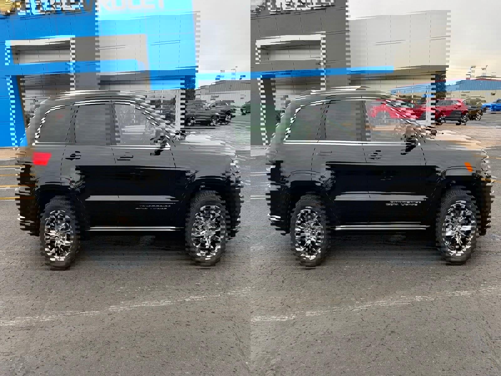 Used 2021 Jeep Grand Cherokee Summit w/ Platinum Series Group image 2