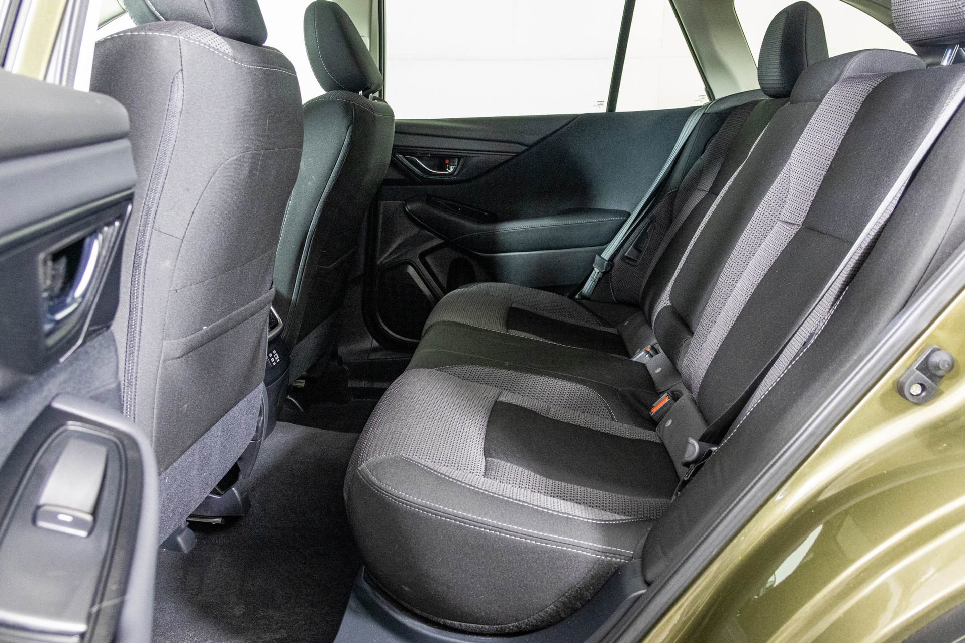 Used 2025 Subaru Outback Premium AWD/4WD image 40