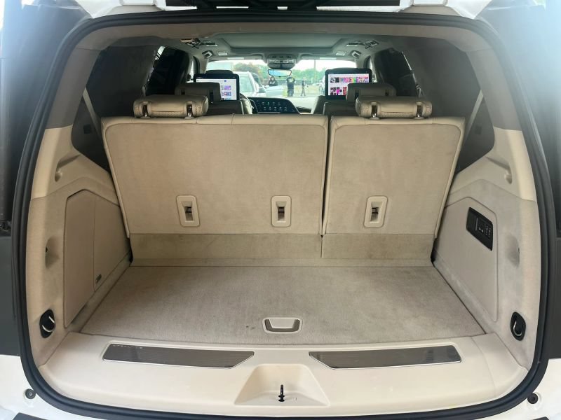 Used 2024 Cadillac Escalade Sport Platinum w/ LPO, ONYX Package AWD/4WD image 33