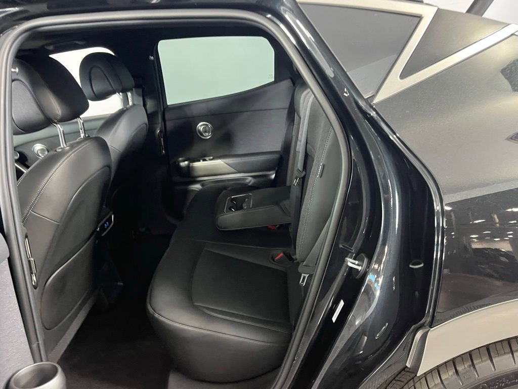 Used 2025 Genesis GV60 RWD image 29