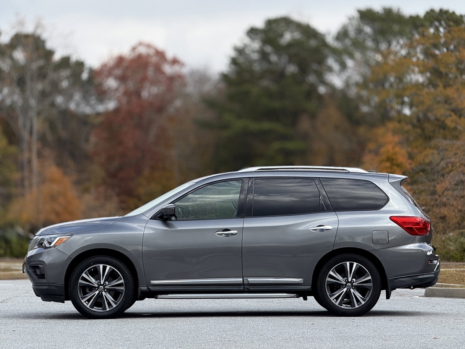 Used 2018 Nissan Pathfinder Platinum image 8