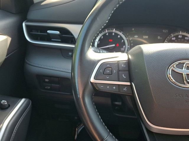Used 2022 Toyota Highlander XLE FWD image 21