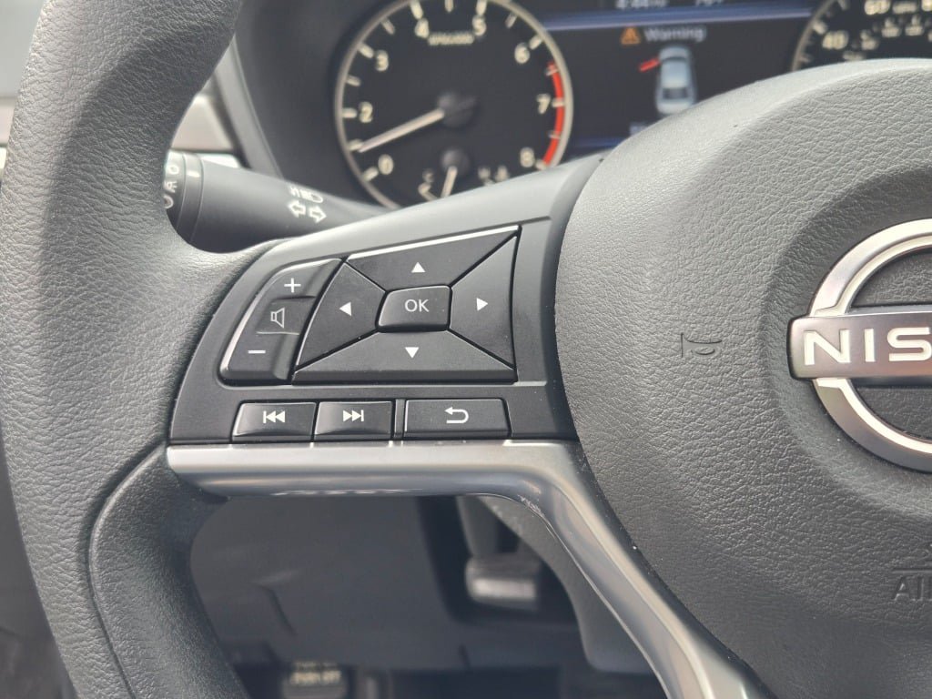 Used 2025 Nissan Altima 2.5 SV FWD image 28