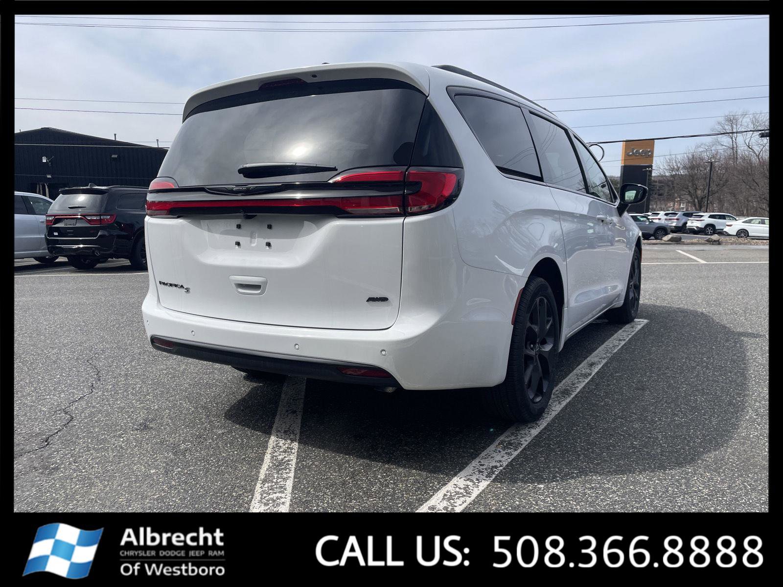 New 2026 Chrysler Pacifica Select w/ S Appearance Package image 5