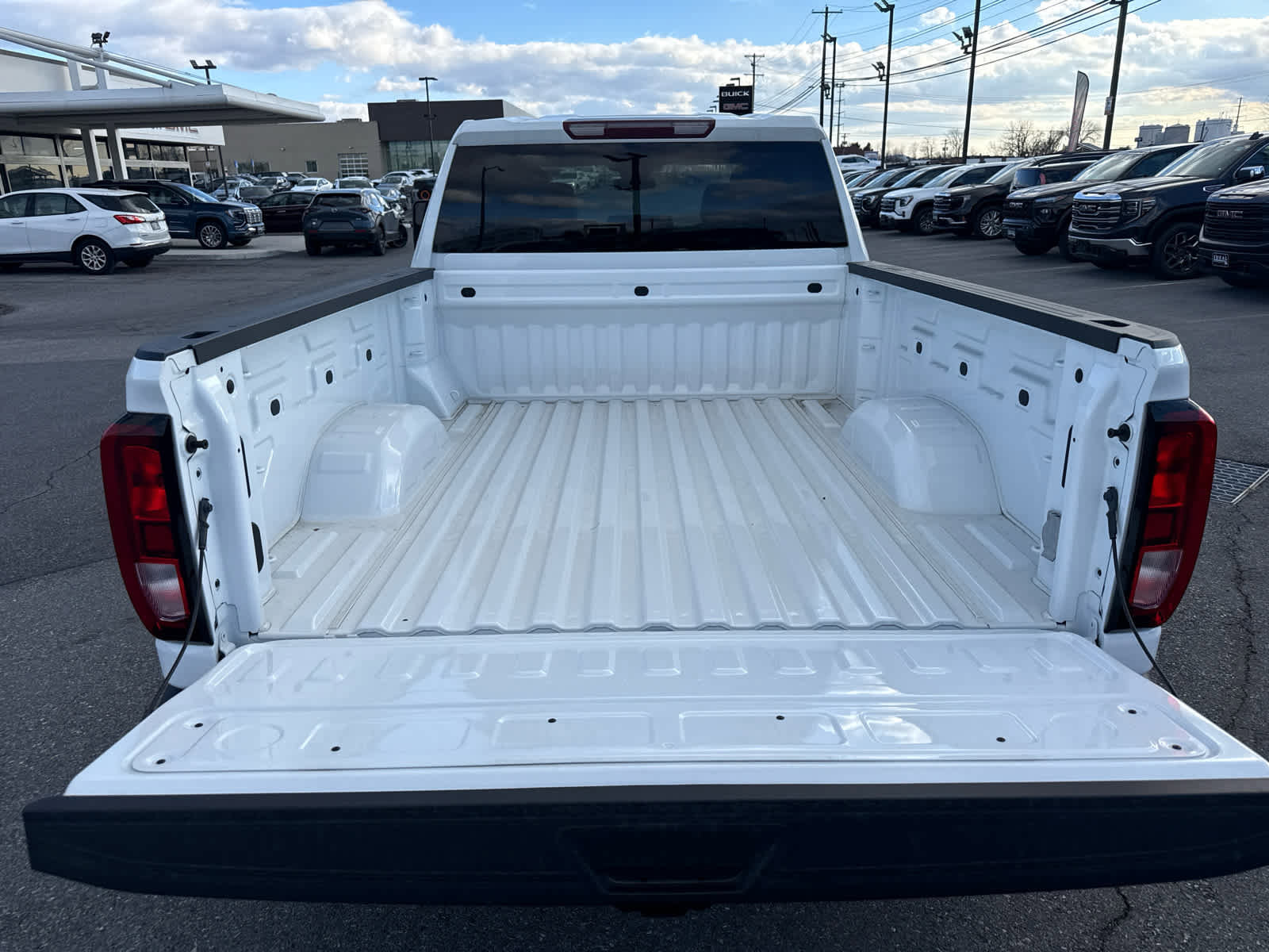 New 2024 GMC Sierra 2500 Pro w/ Convenience Package image 8