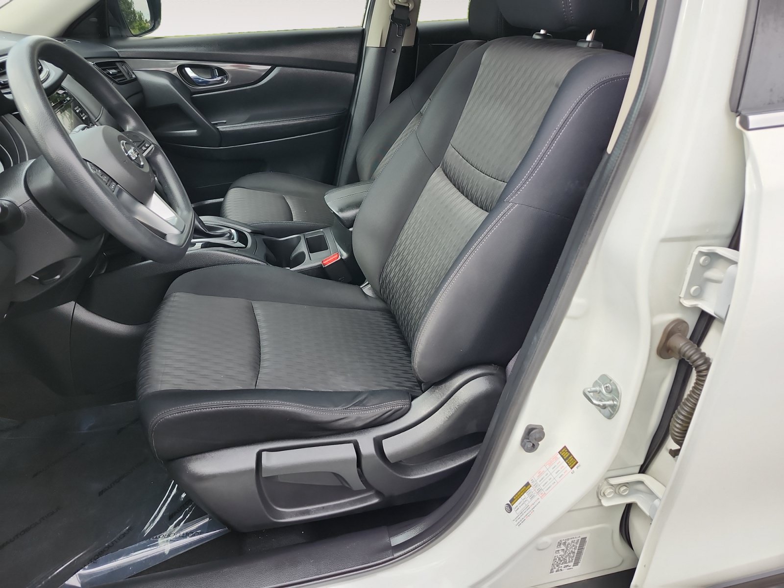 Used 2017 Nissan Rogue S AWD/4WD image 10