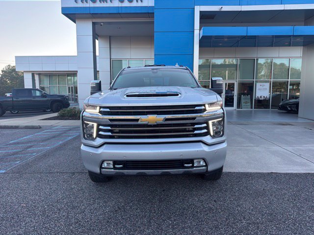 Used 2023 Chevrolet Silverado 2500 High Country w/ Safety Package II AWD/4WD image 2