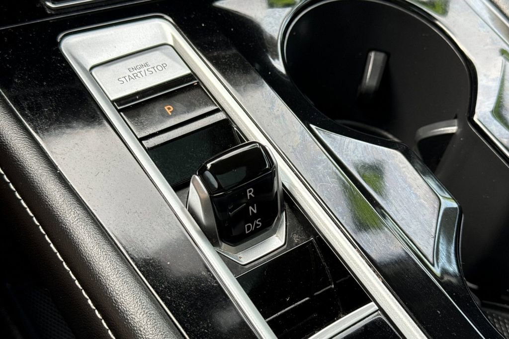 Used 2024 Volkswagen Atlas SEL Premium R-Line image 23