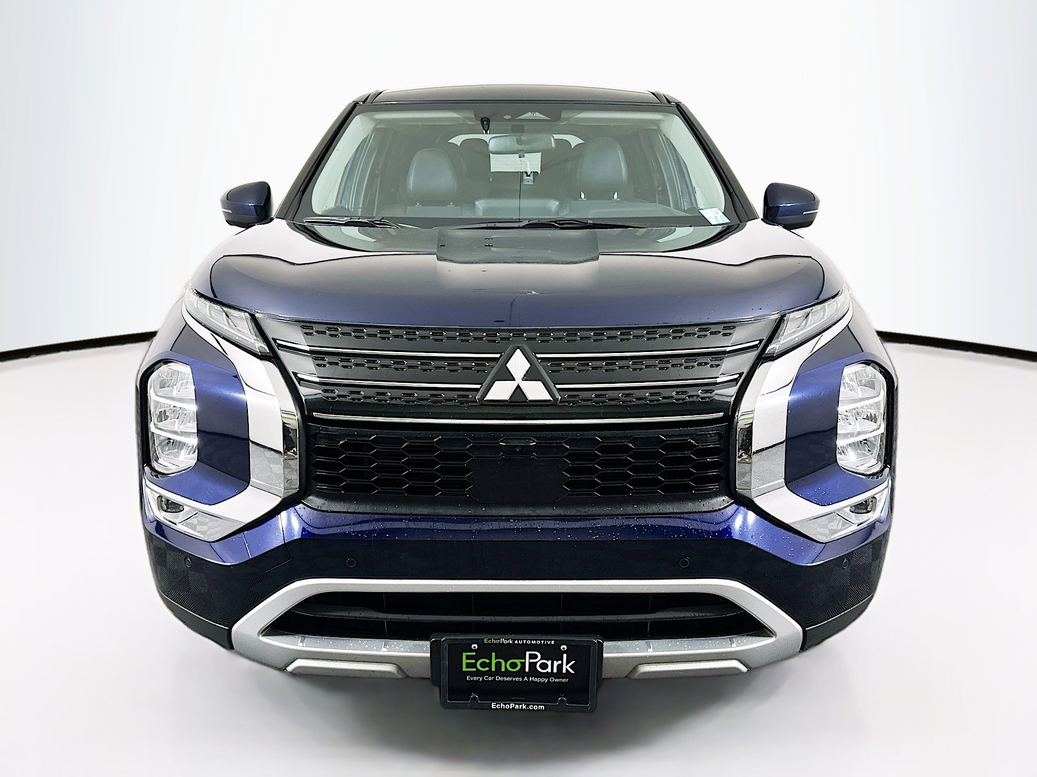 Used 2024 Mitsubishi Outlander SE image 2