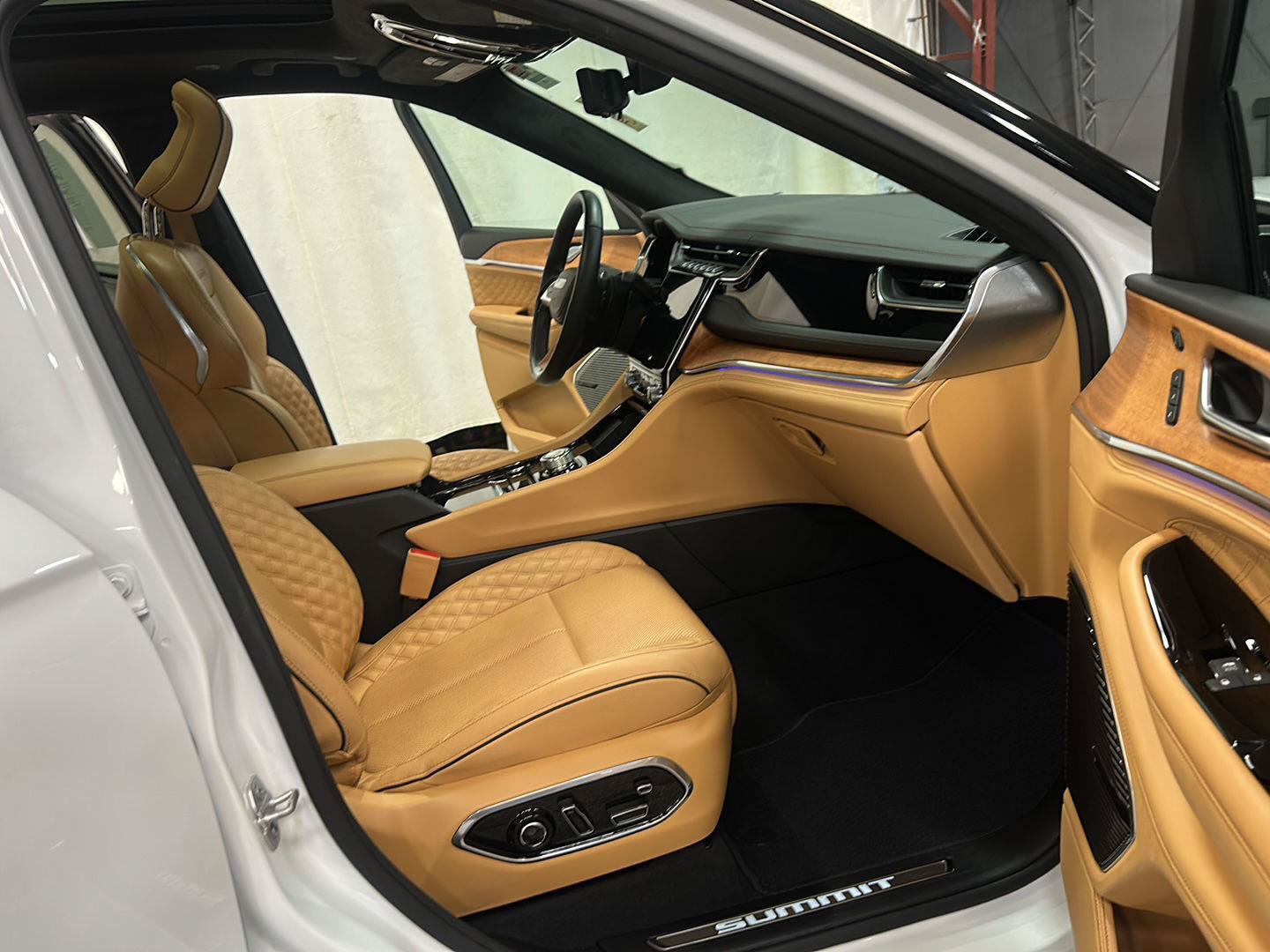Certified 2023 Jeep Grand Cherokee L Summit AWD/4WD image 31