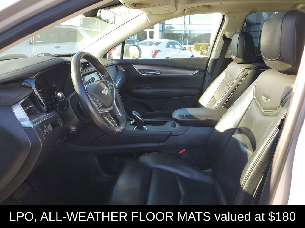 Used 2017 Cadillac XT5 Luxury w/ Driver Awareness Package image 5
