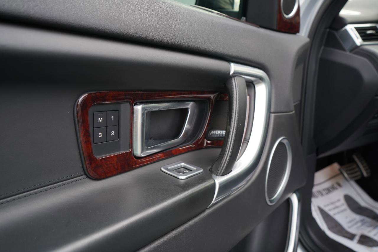 Used 2017 Land Rover Discovery Sport HSE Luxury image 18