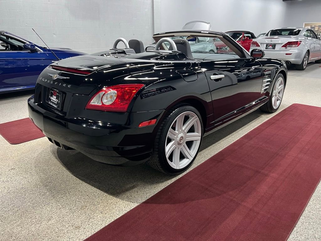 Used 2006 Chrysler Crossfire Limited image 16