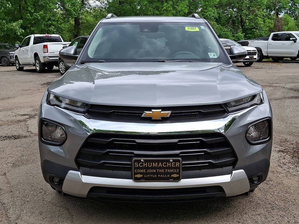 Used 2023 Chevrolet TrailBlazer LT FWD image 2