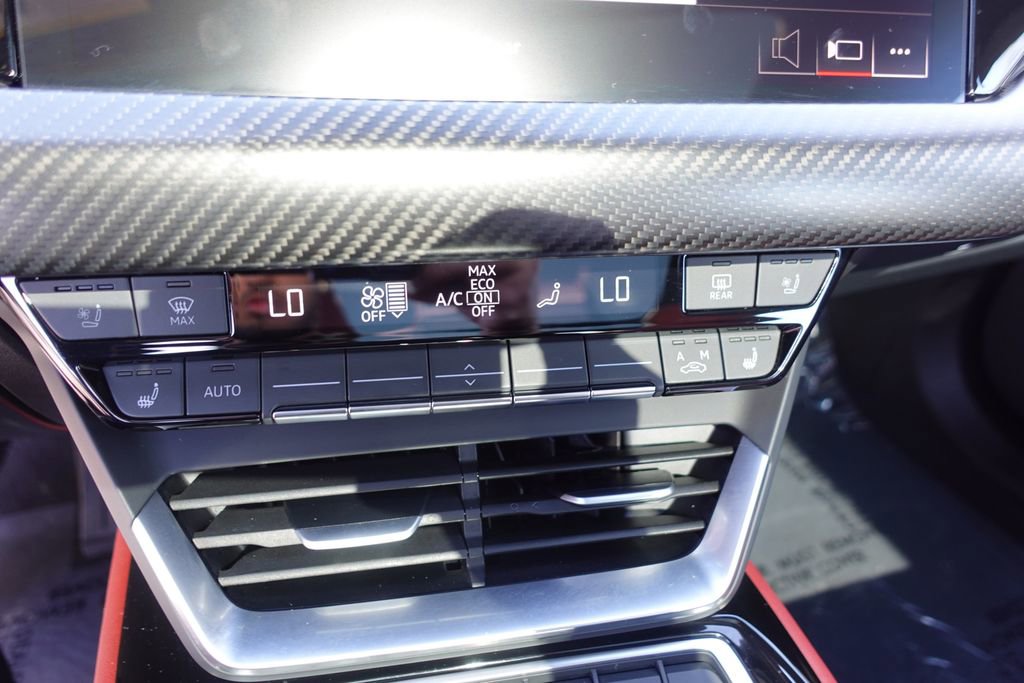 Used 2024 Audi e-tron GT Premium Plus image 16