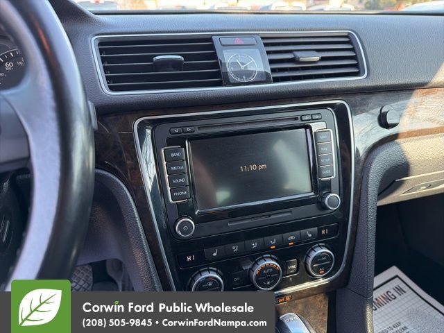 Used 2015 Volkswagen Passat TDI SEL Premium image 21