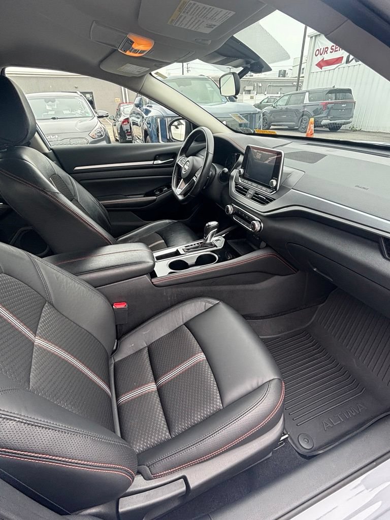 Used 2024 Nissan Altima 2.5 SR FWD image 24